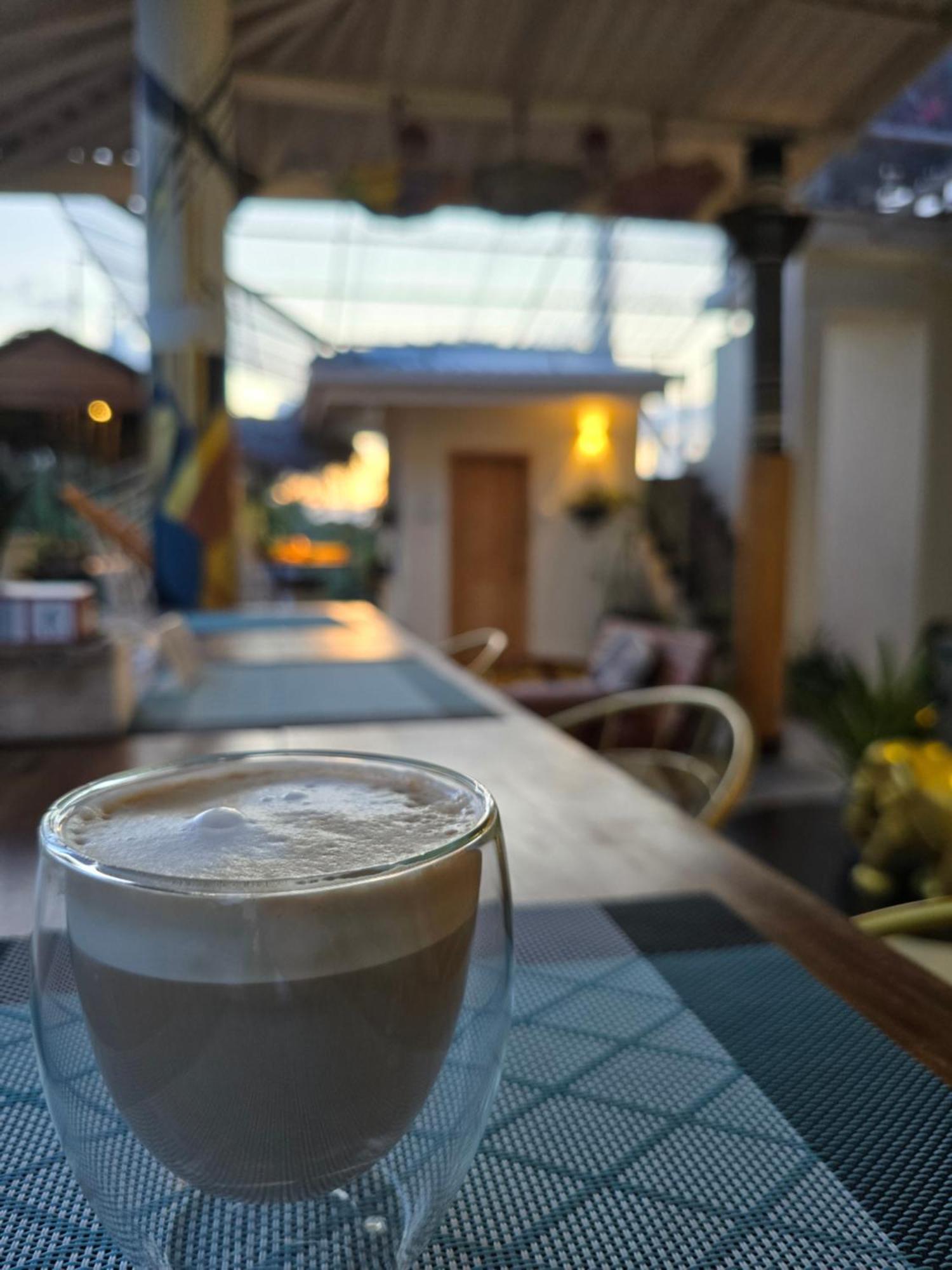 Habibi Hostel & Restaurant อูนาวาตูนา ภายนอก รูปภาพ