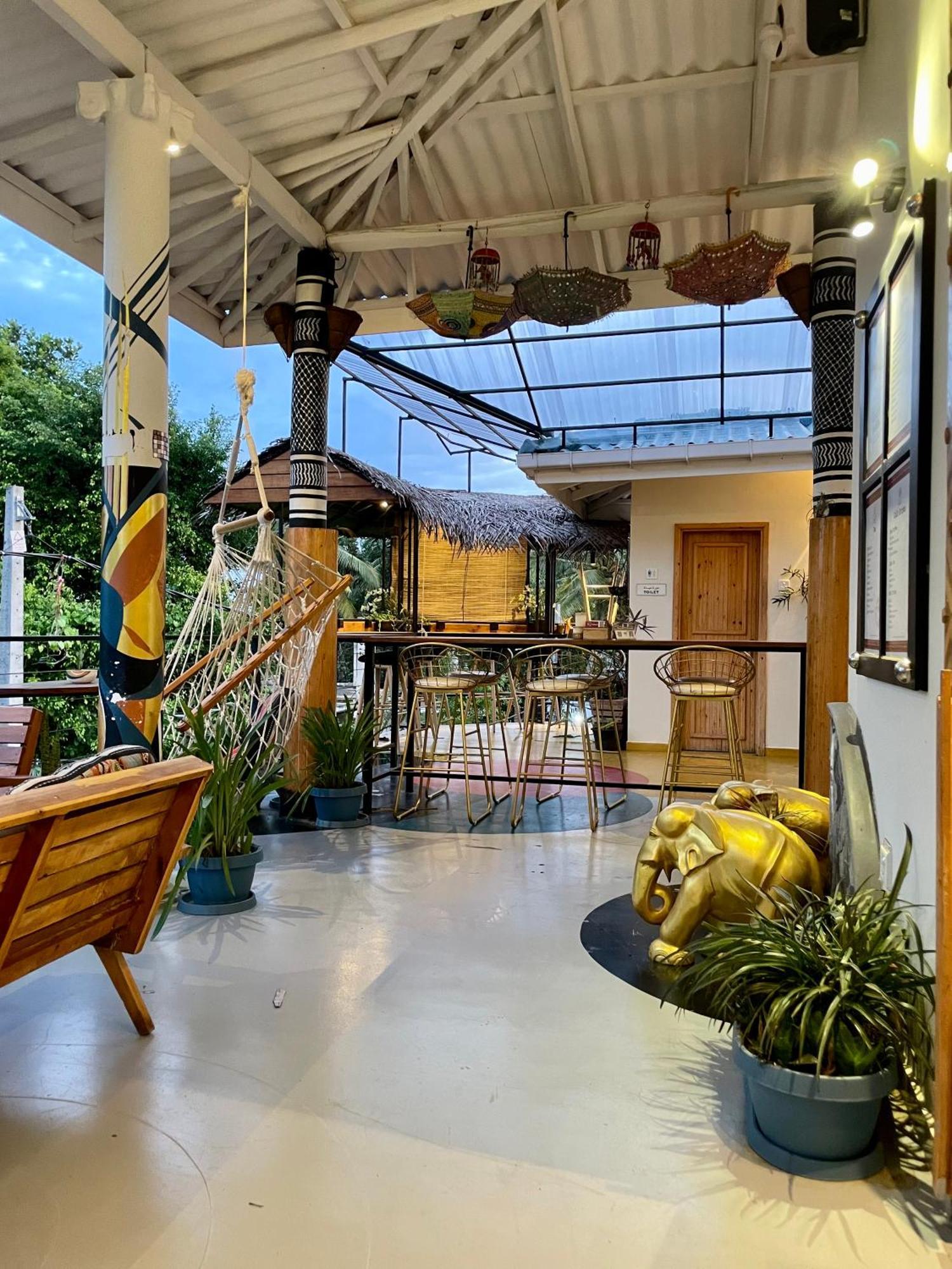 Habibi Hostel & Restaurant อูนาวาตูนา ภายนอก รูปภาพ