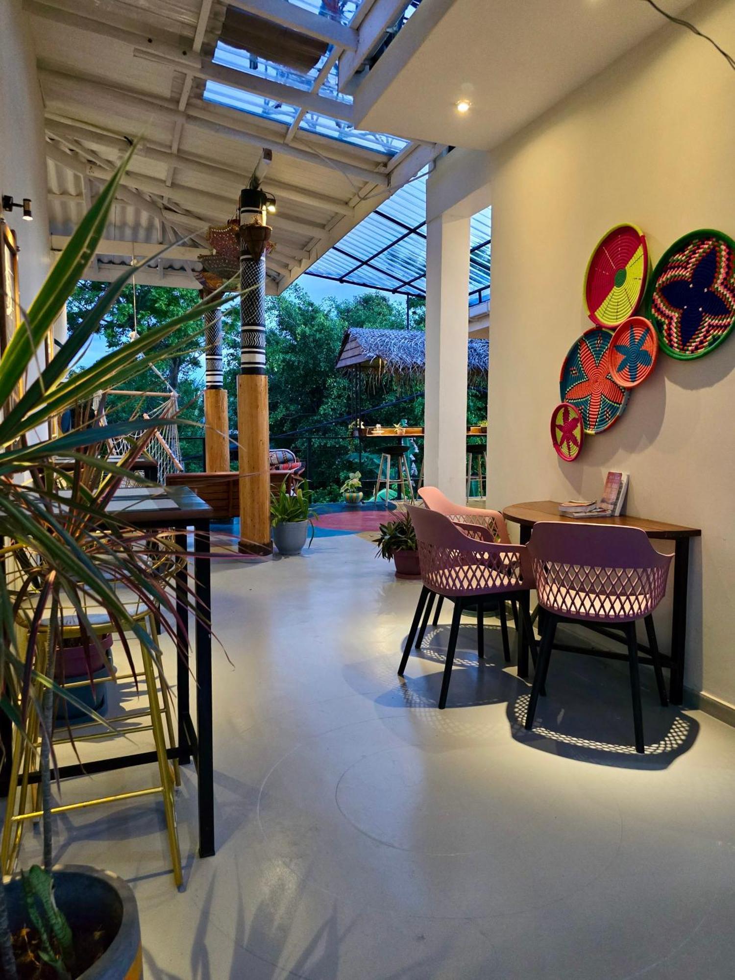 Habibi Hostel & Restaurant อูนาวาตูนา ภายนอก รูปภาพ