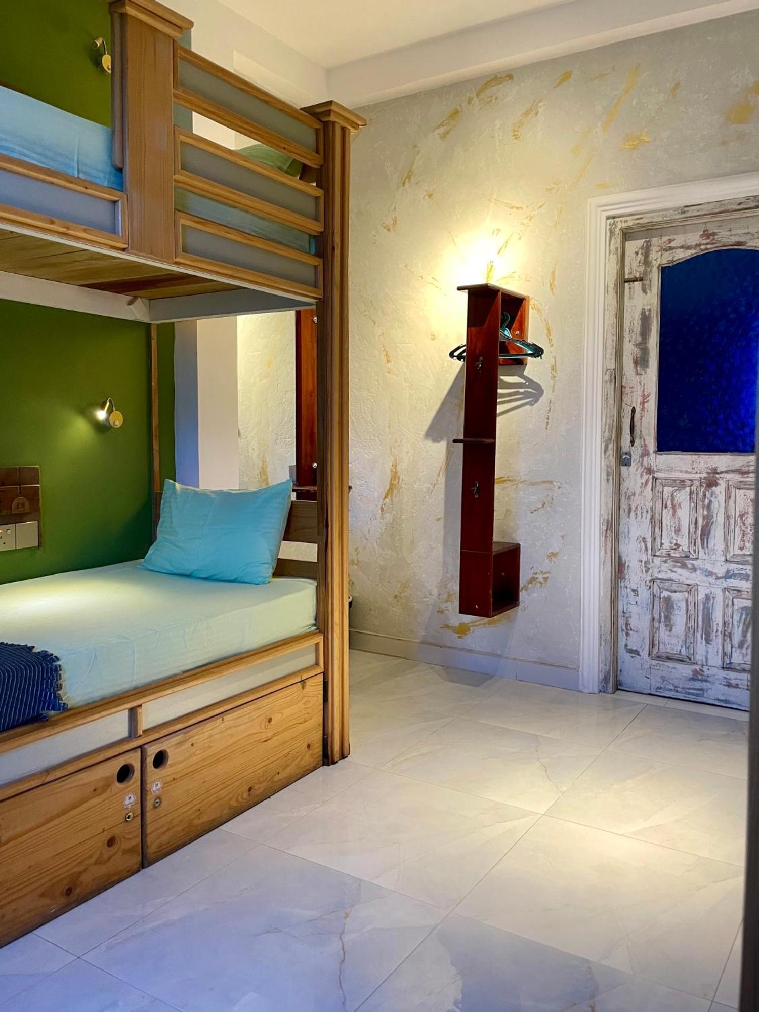 Habibi Hostel & Restaurant อูนาวาตูนา ภายนอก รูปภาพ