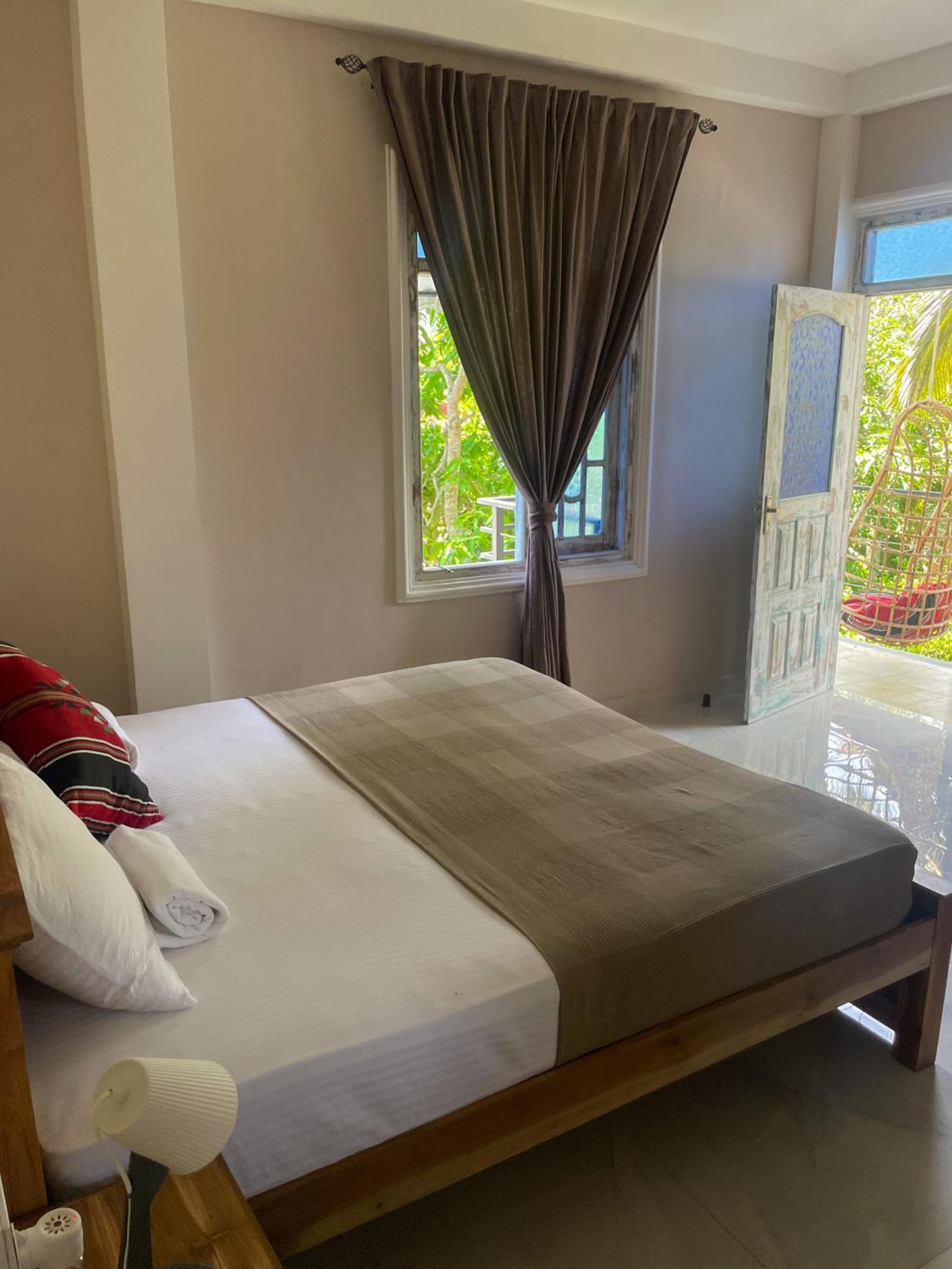 Habibi Hostel & Restaurant อูนาวาตูนา ภายนอก รูปภาพ