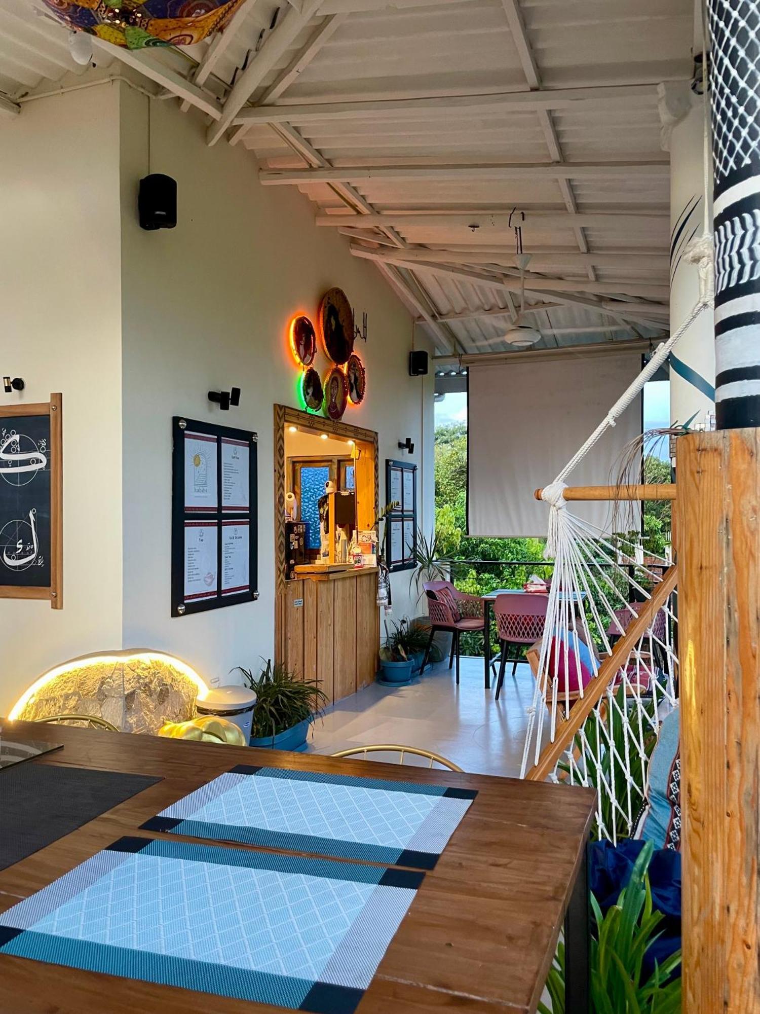 Habibi Hostel & Restaurant อูนาวาตูนา ภายนอก รูปภาพ