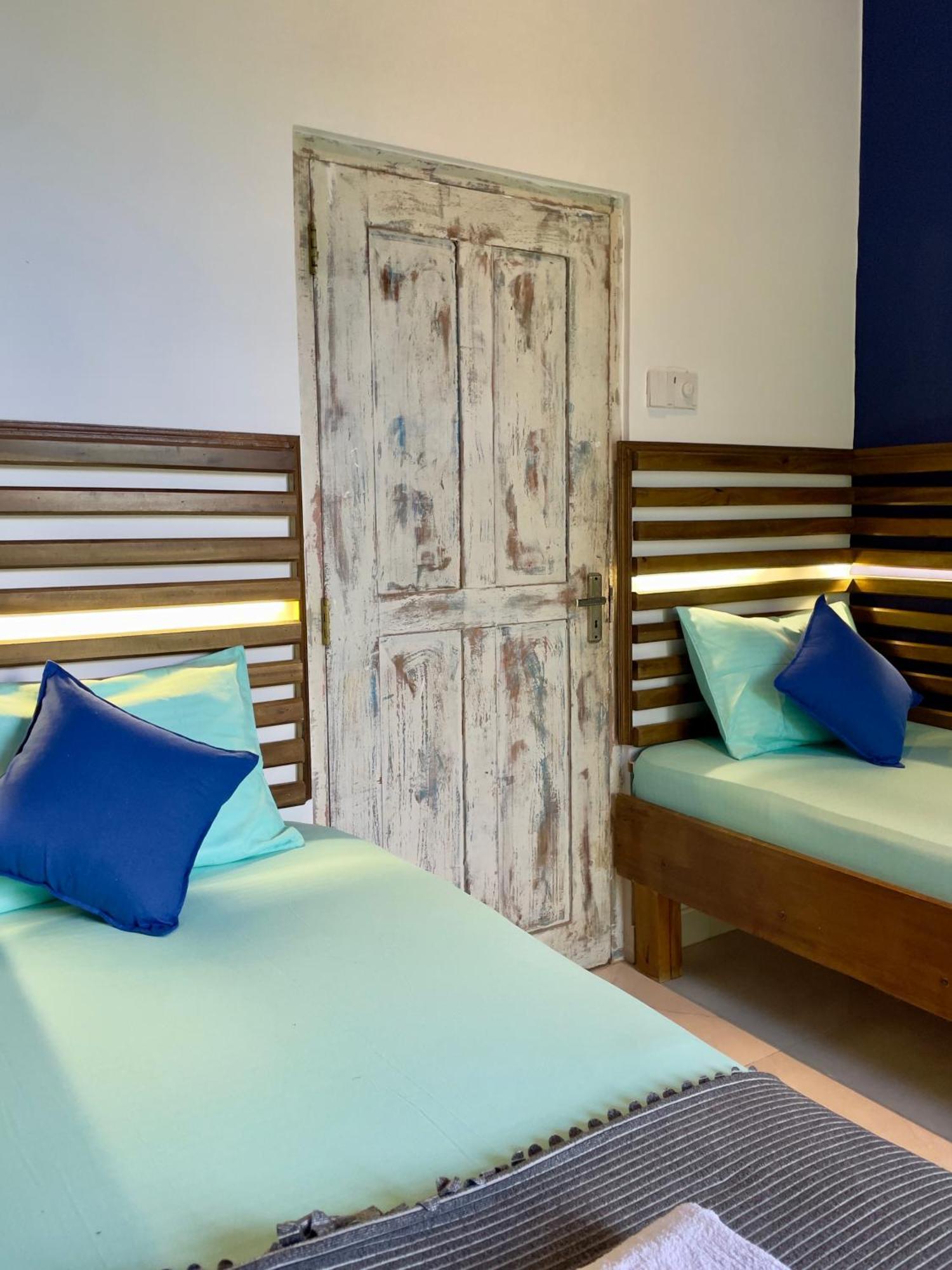 Habibi Hostel & Restaurant อูนาวาตูนา ภายนอก รูปภาพ