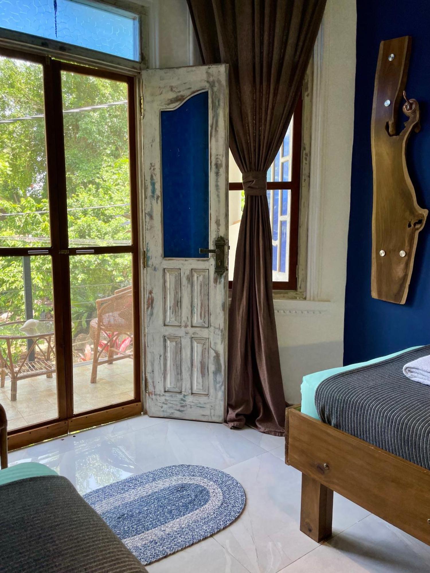 Habibi Hostel & Restaurant อูนาวาตูนา ภายนอก รูปภาพ