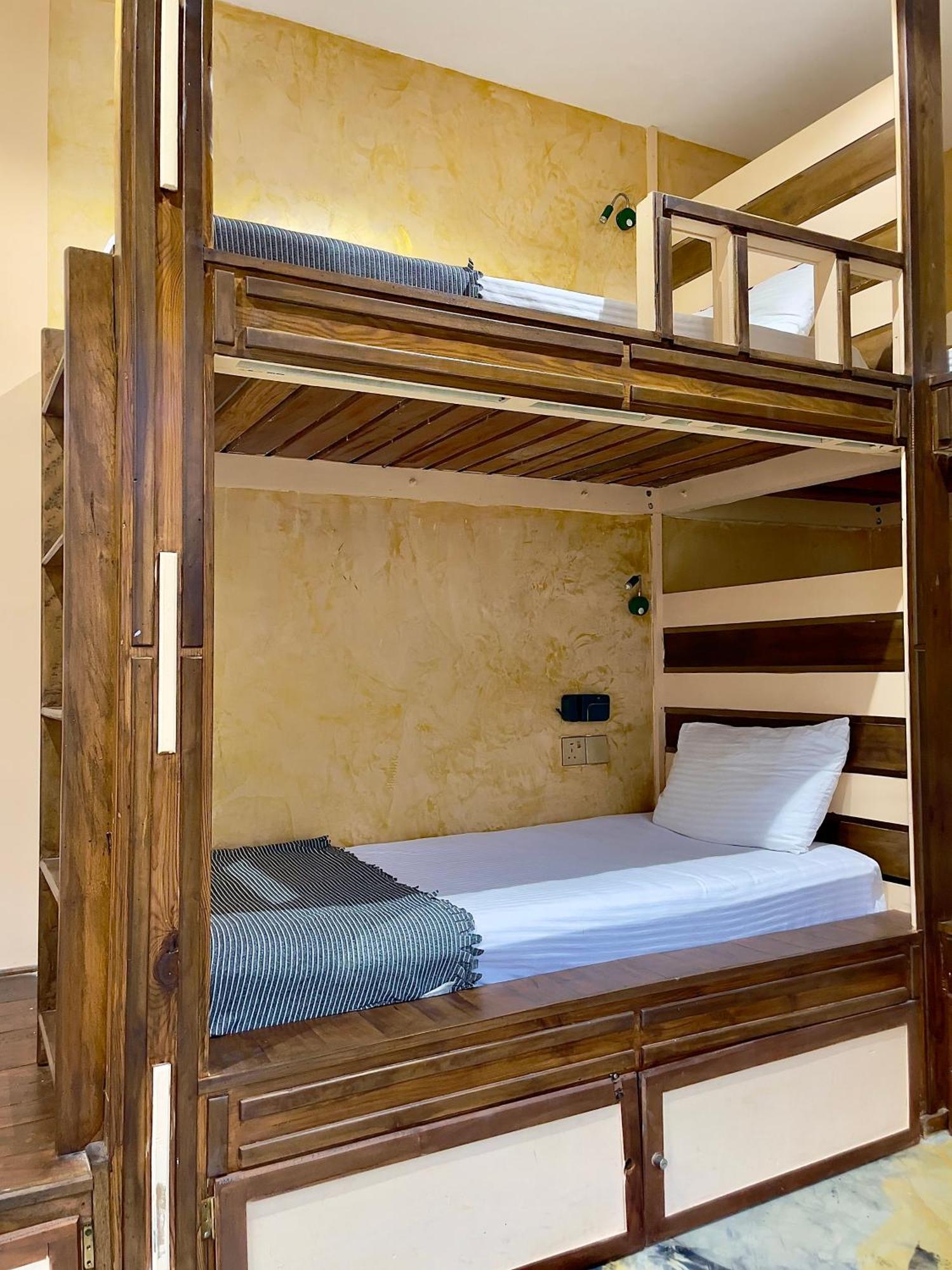 Habibi Hostel & Restaurant อูนาวาตูนา ภายนอก รูปภาพ
