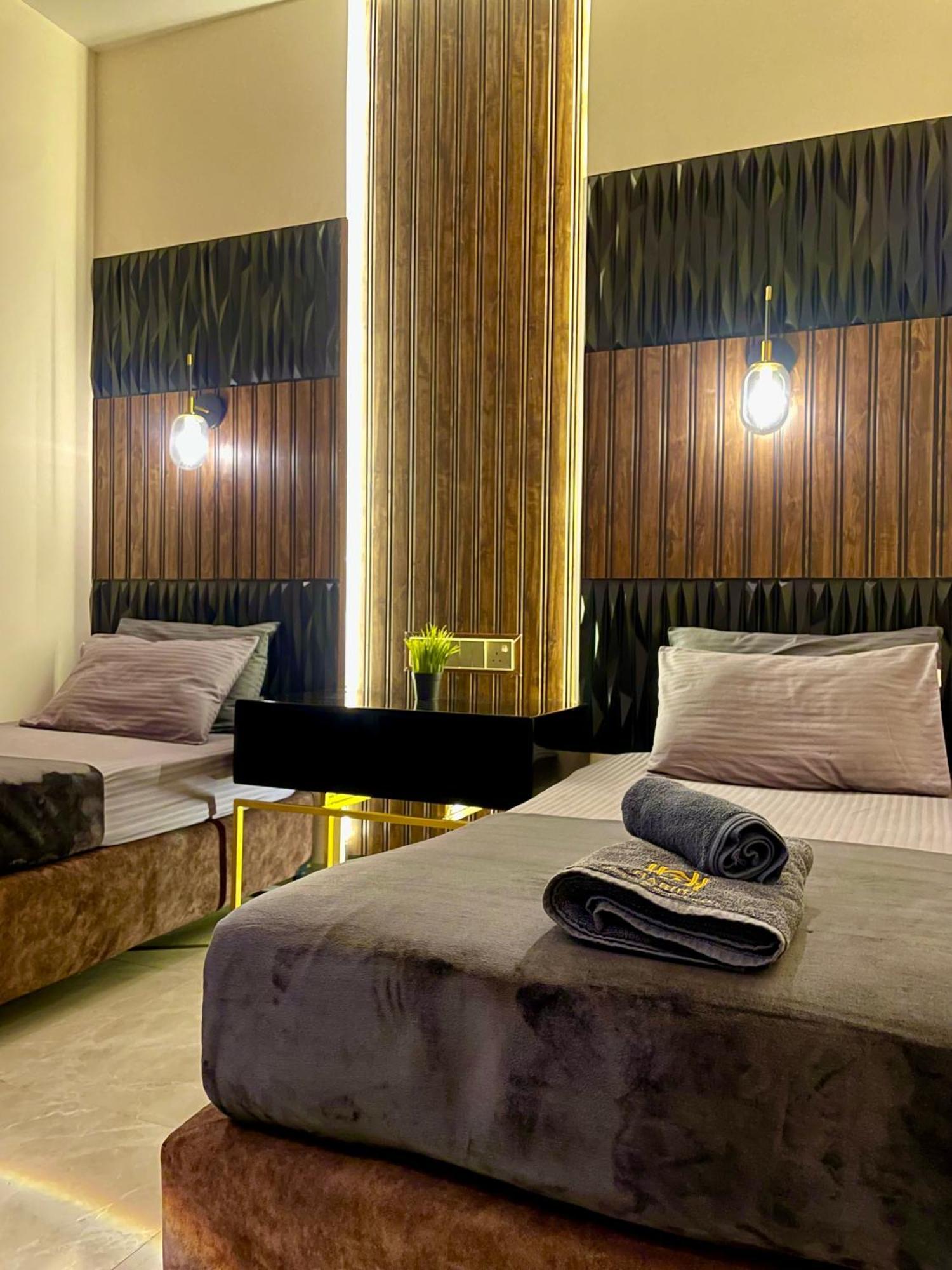 Habibi Hostel & Restaurant อูนาวาตูนา ภายนอก รูปภาพ